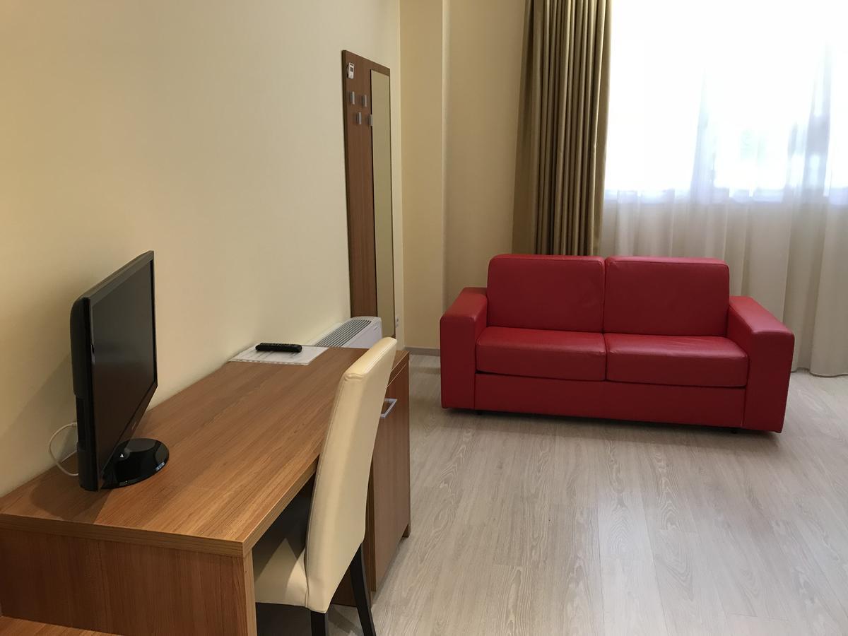 Hotel Elys Pieve Emanuele Exteriér fotografie